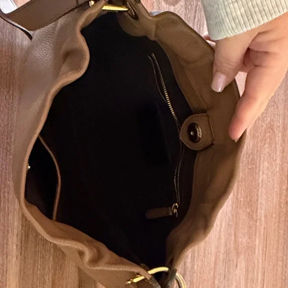 Burberry Tan Leather Crossbody Bag - Picture 7 of 10